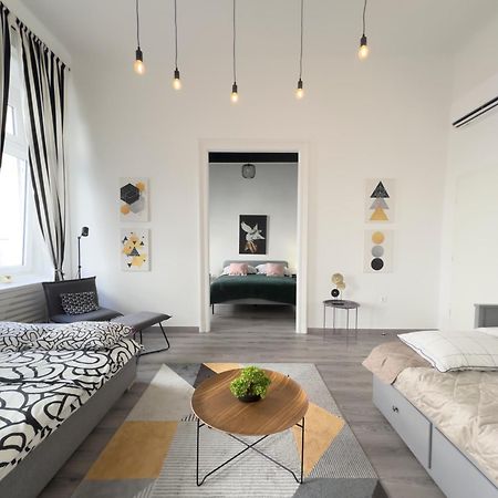 R&R Central Apartment Budapest Eksteriør billede